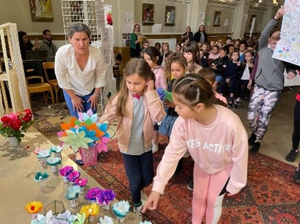 Visuel :  Viens, Ecoute et Participe  lEsprit de Famille 