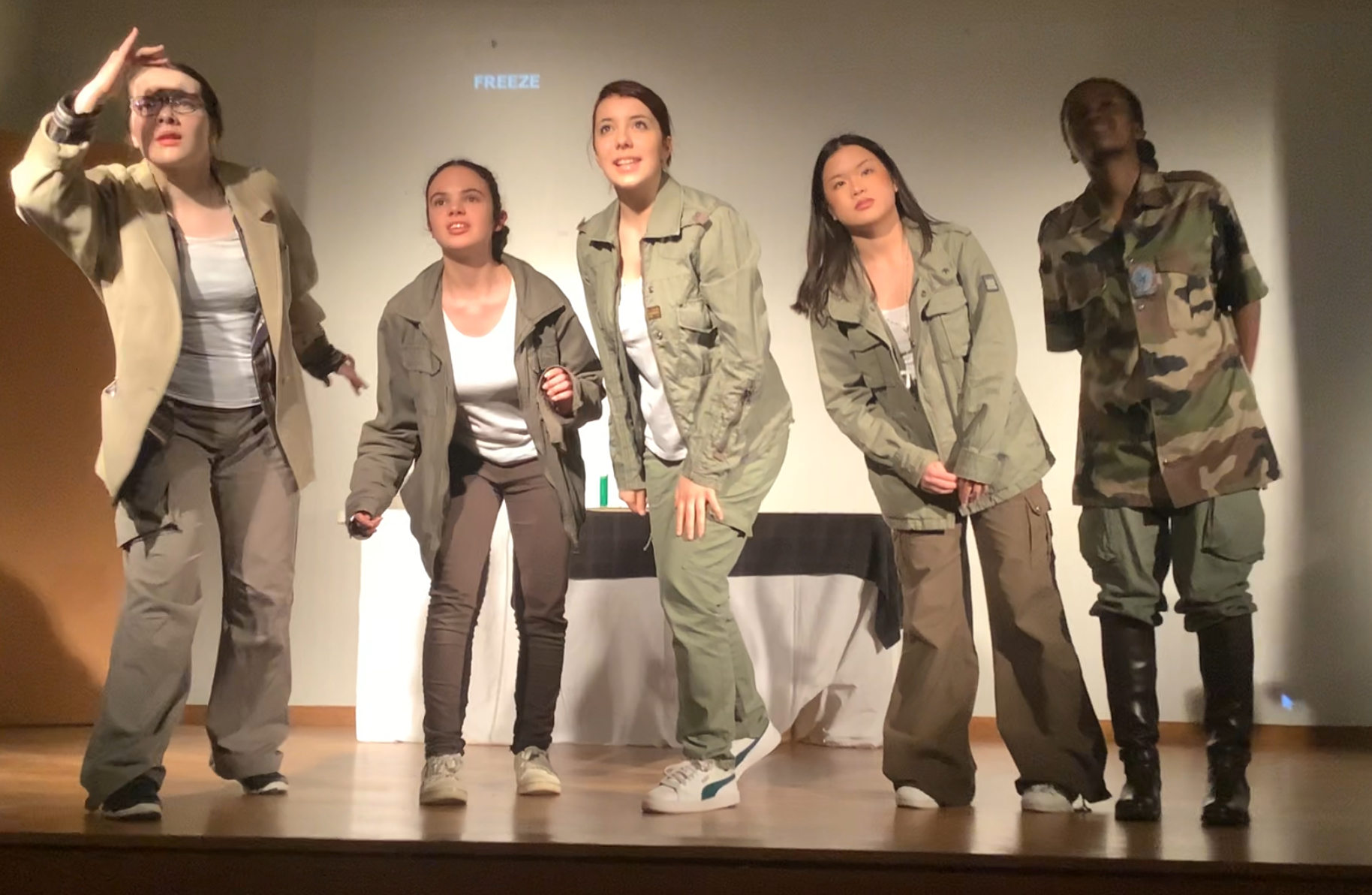 Visuel : Traverser cinq fronti�res� et   les pr�jug�s