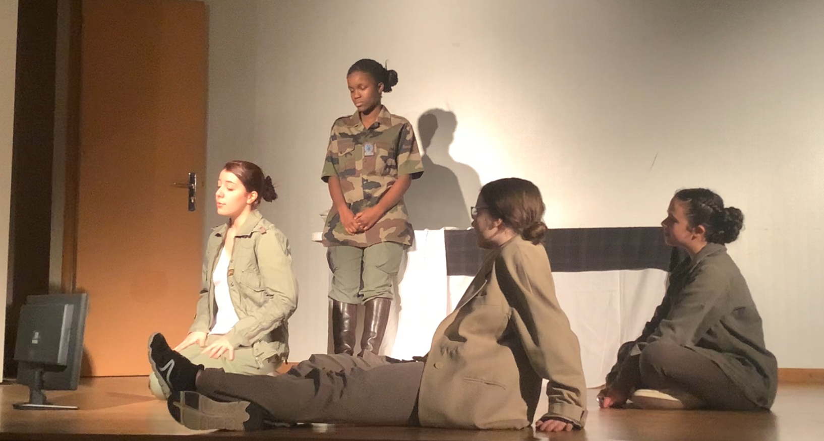 Visuel : Traverser cinq fronti�res� et   les pr�jug�s